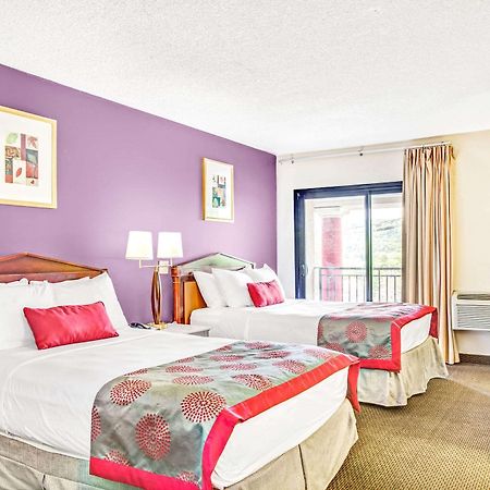 Ramada By Wyndham Rockaway Hotell Eksteriør bilde