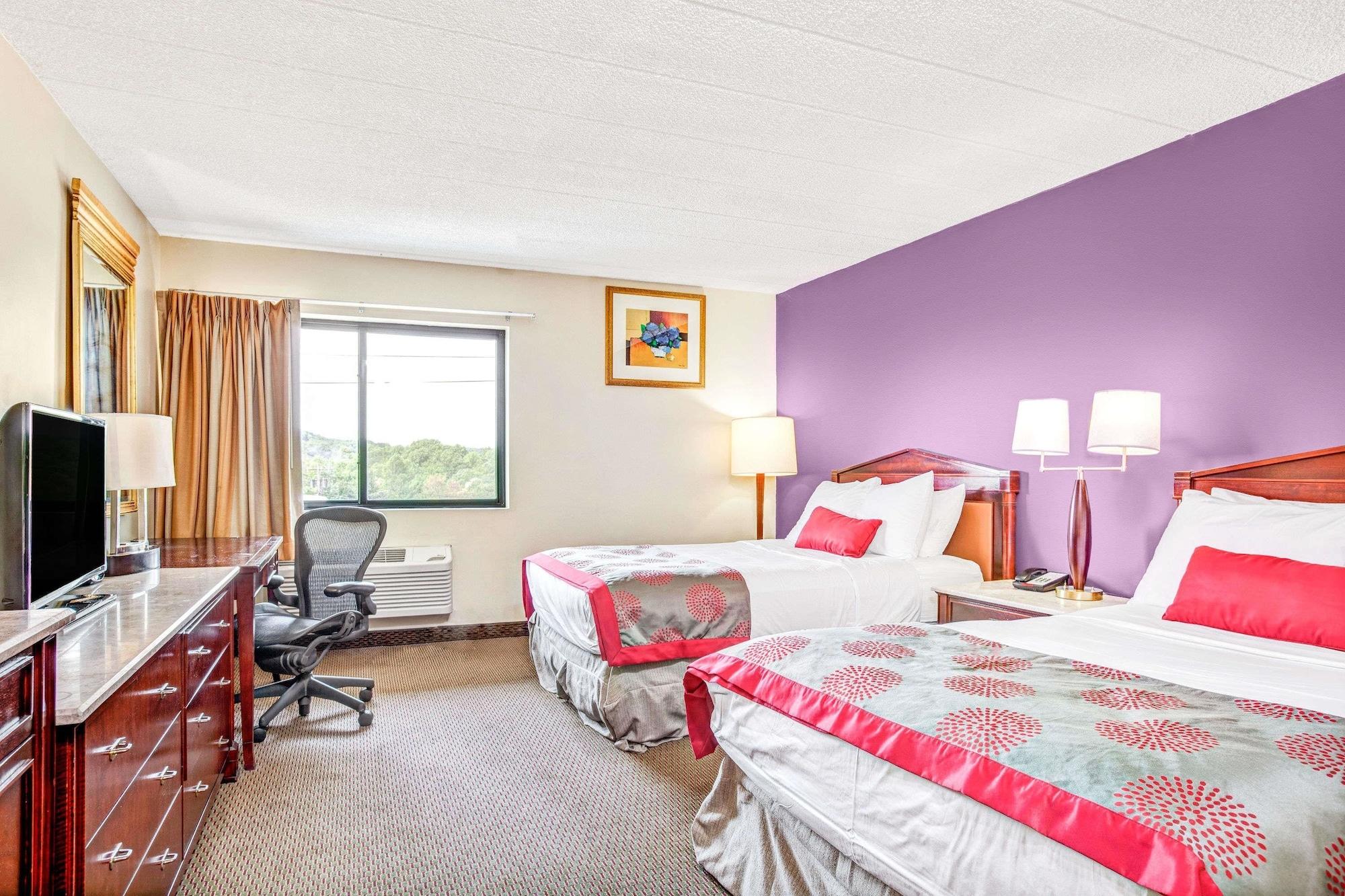Ramada By Wyndham Rockaway Hotell Eksteriør bilde